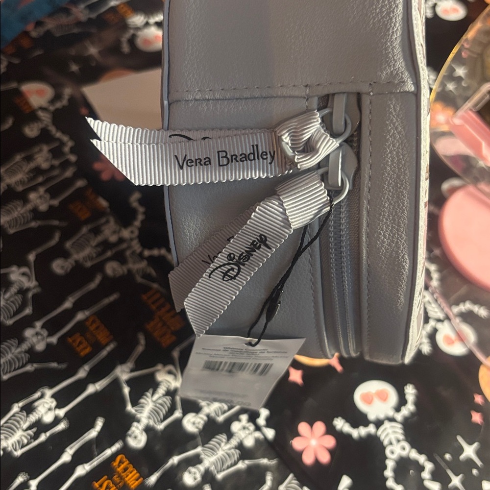 NWT!Disney/Vera Bradley Whimsy Cosmetic Trousse-Mickey Mouse Piccadilly Paisley - Picture 4 of 9